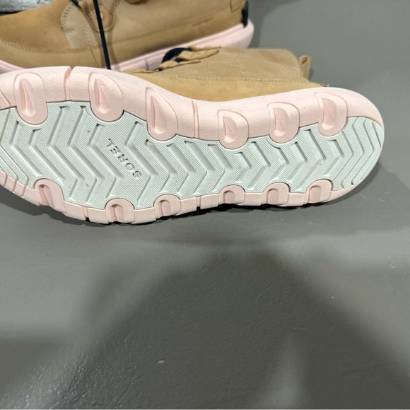 NWOT Sorel Explorer II Waterproof Winter Boots, Beige/Pink - Picture 3 of 3